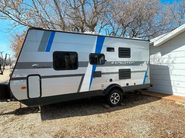 2020 FOREST RIVER COACHMEN EXPEDITION (FINANCING AVAILABLE) in Travel Trailers & Campers in Cambridge - Image 5