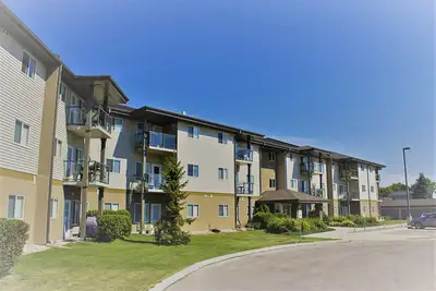 Kenwood Court - Spacious 2 Bedroom Unit Apartment for Rent