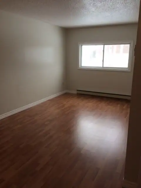 1 Bedroom Uptown! Free Rent! Available Dec 1, 2025 in Long Term Rentals in Fredericton - Image 6