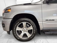 Superbe RAM 1500 Tradesman Crew Cab 4x4 avec le nouveau moteur Hurricane 3.0L, reconnu pour sa puiss... (image 7)