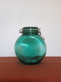 RARE VINTAGE GREEN GLASS KITCHEN JAR, CANISTER W/LID