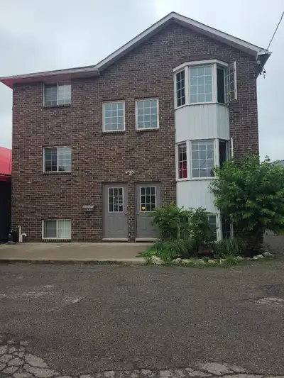 ALL INCLUSIVE Student Room by McMaster ! ALL-INCLUSIVE student rental! Rooms available for rent loca...