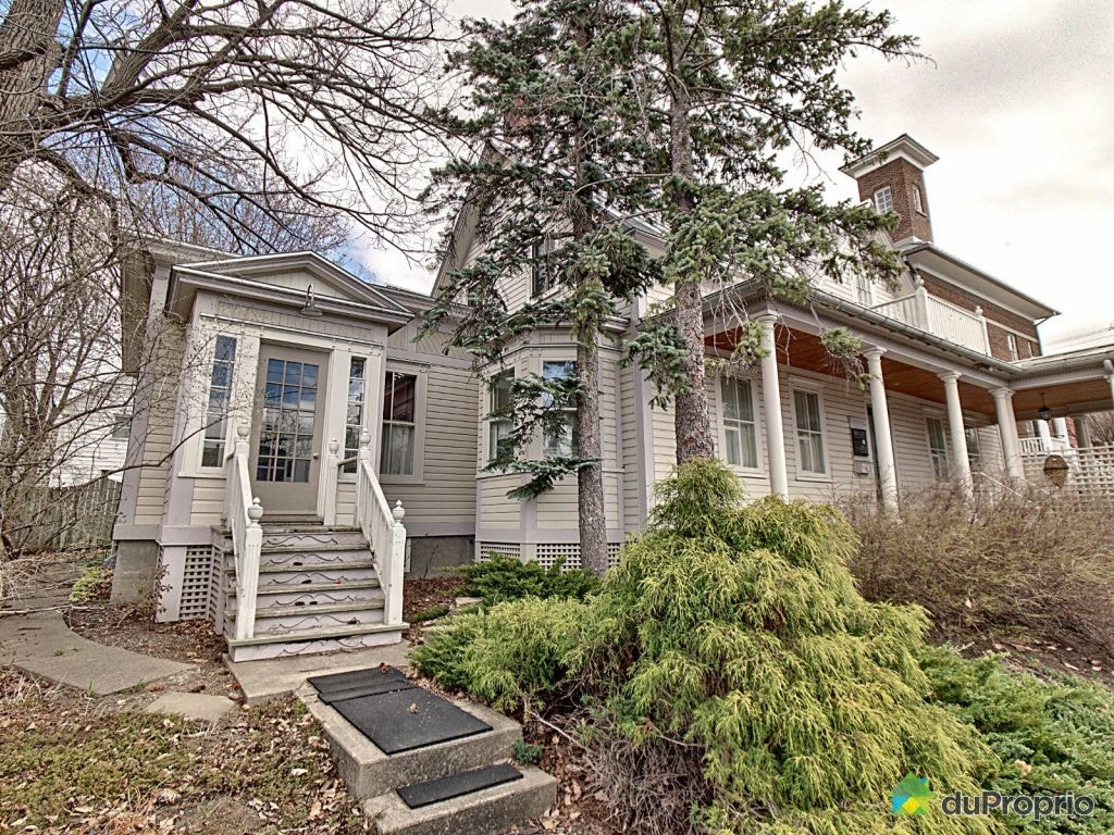$899,000 - 2 Storey for sale in Mont-St-Hilaire — photo 1