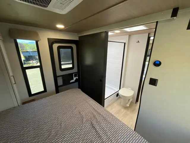 2026 Forest River VIBE in Travel Trailers & Campers in Terrace - Image 16