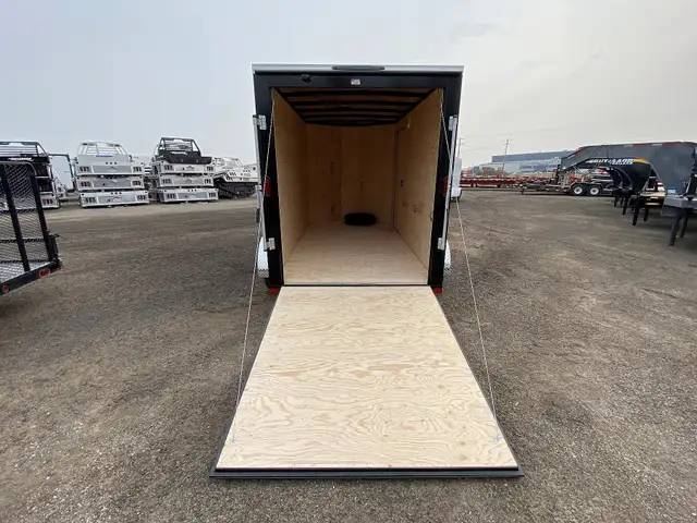 2026 Royal Cargo LCHT35-614V-78 Enclosed Cargo Trailer in Cargo & Utility Trailers in Edmonton - Image 7