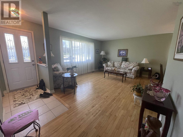 43 Avondale Road Cole Harbour, Nova Scotia in Houses for Sale in Dartmouth - Image 3