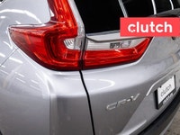 NO ACCIDENTS / CLEAN CARFAX / 1 OWNER / Auto Dimming Rearview Mirror, Front Heated Seats, Rear Heate... (image 9)