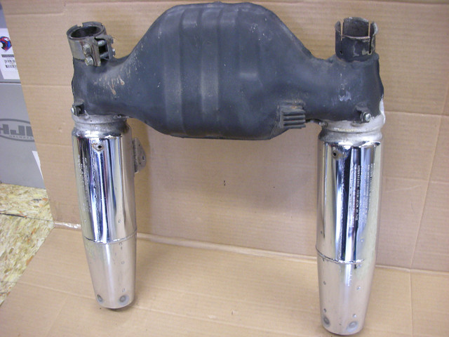 1988 Honda VT800C Shadow used oem mufflers dans Autre  à Stratford - Image 2