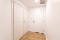 Renovated Akelius three bedroom apartment for rent. Located near St-Laurent in the Plateau Mont-Roya... (image 3)