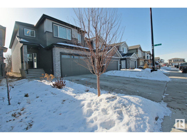 6479 175 AV NW Edmonton, Alberta in Houses for Sale in Strathcona County - Image 2