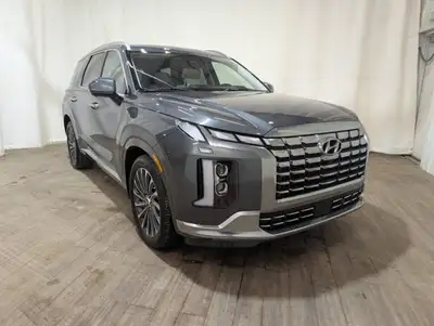 No Accidents, Locally Owned Vehicle!The 2024 Hyundai Palisade Ultimate Calligraphy in Gray offers a...