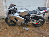 2006 Honda CBR 600RR Motorcycle Sport Bike Fix and Save