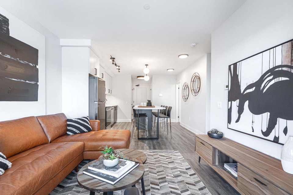 Modern & Trendy 1 Bedroom + Den for Rent at The Barrel Yards! Long