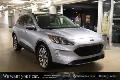 This Ford Escape has a strong Intercooled Turbo Premium Unleaded I-4 2.0 L/122 engine powering this...