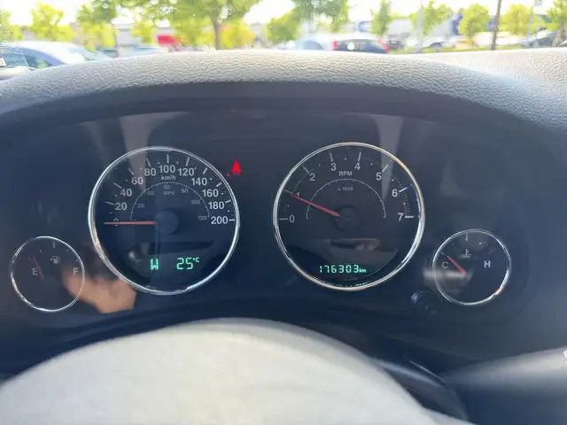 2015 Jeep Wrangler 4WD 2dr Sport in Cars & Trucks in Longueuil / South Shore - Image 19