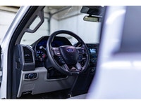 **ACCIDENT FREE - MECHANICALLY CERTIFIED** 62,186 KM This 2021 Ford F-350 4x4 Crew Cab XL Deck is po... (image 8)