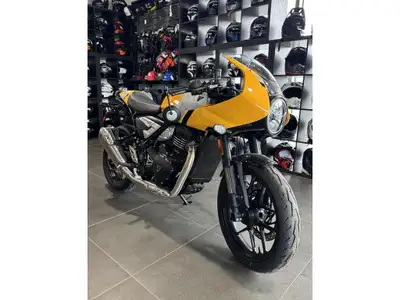 2026 Triumph THRUXTON 400 JAUNE Triumph THRUXTON 400 JAUNE 2026 Les photos peuvent être à titre indi...