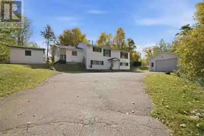 Welcome to your own private retreat in beautiful Calabogie! Situated on a peaceful 1.25-acre lot, th...