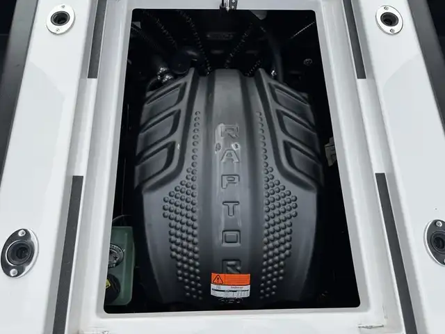 2024 Moomba Makai in Powerboats & Motorboats in Edmonton - Image 8