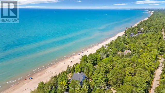 9856 HURON PLACE Lambton Shores (Grand Bend), Ontario in Houses for Sale in Grand Bend - Image 4
