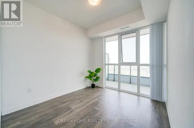 816 - 60 HONEYCRISP CRESCENT Vaughan (Vaughan Corporate Centre), in Condos for Sale in Markham / York Region - Image 5