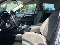 Double L Motors Ltd. For Sale: 2022 Ford Escape SE AWD Looking for a fuel-efficient, modern SUV with... (image 9)