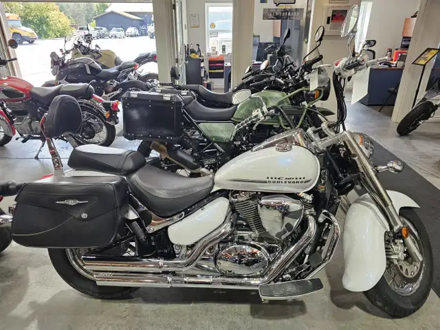 2016 Suzuki Boulevard C50T in Street, Cruisers & Choppers in Peterborough - Image 2