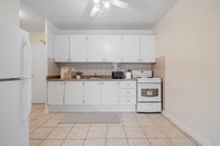 Welcome to Seeley Estates Comfortable Living in a Convenient Location Seeley Estates offers charming... (image 7)