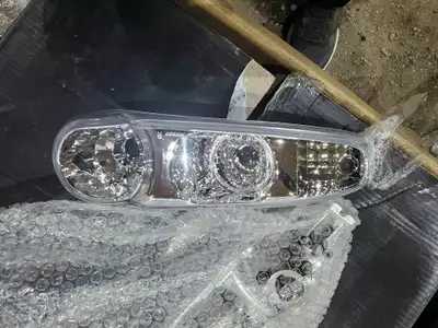 2002 to 2006 Yukon Denali in GMC Sierra Denali marker lenses crystal clear $75 or best offer brand n...