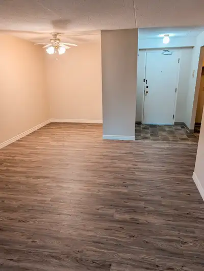 This two bedroom, one bathroom apartment is located in a quiet, comfortable, sought-after building a...