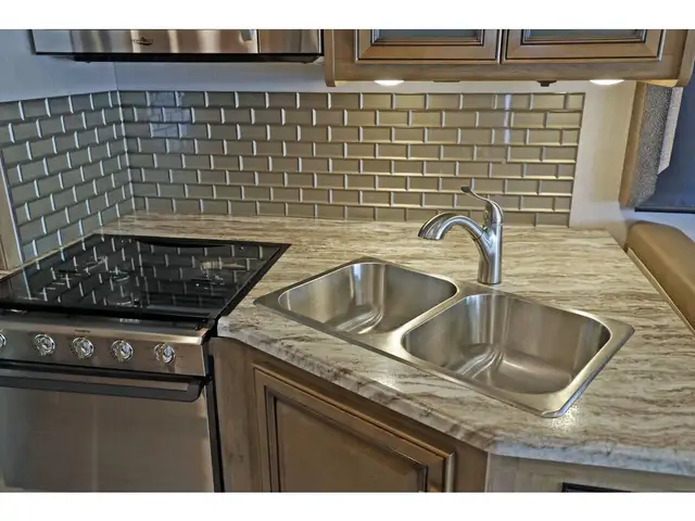 2020 Holiday Rambler Admiral 28A 2 extension Classe A 2020 in RVs & Motorhomes in Laval / North Shore - Image 11