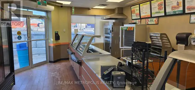 A - 10 MAIN STREET Wasaga Beach, Ontario in Commercial & Office Space for Rent in Oakville / Halton Region - Image 8