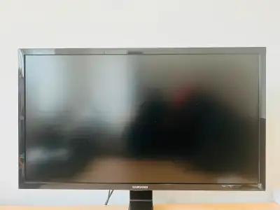 Samsung LU28E590DS/ZA Monitor 28 inches, View more