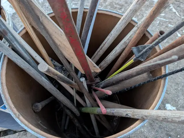 QTY OF TOOLS in Heavy Trucks in Kamloops - Image 9