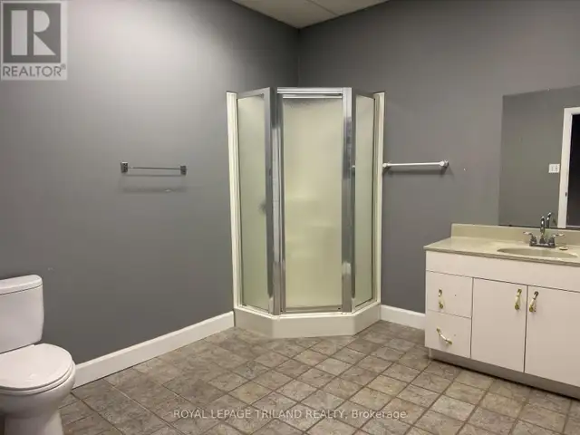 MAIN FLOOR - 656 TALBOT STREET St. Thomas, Ontario in Commercial & Office Space for Rent in London - Image 21