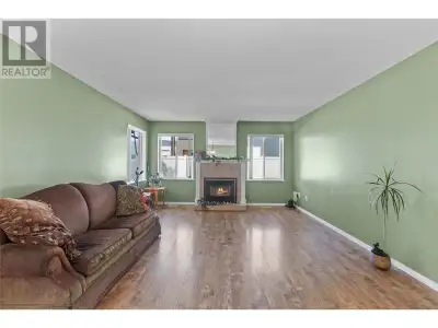 Welcome to Linden Court! This 55+ community is located in the heart of downtown Salmon Arm. This wel...