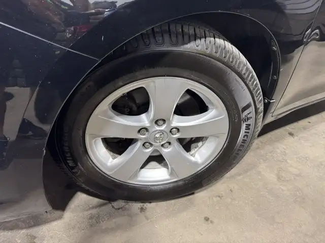 2015 Toyota Sienna LE in Cars & Trucks in City of Montréal - Image 23