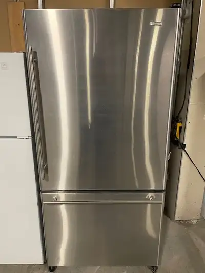 Réfrigérateur stainless 33'' congélateur en bas Jenn Air, View more