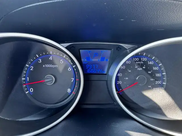 2012 Hyundai Tucson Limited AWD :: Automatic Transmission in Cars & Trucks in Calgary - Image 15