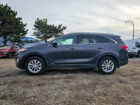 Introducing the stylish 2017 Kia Sorento LX in an elegant Black finish, paired with a capable AWD dr... (image 3)