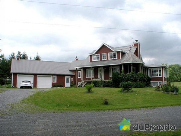 $2,115,000 - Acreage / Hobby Farm / Ranch in St-Simon-De-Bagot — photo 1