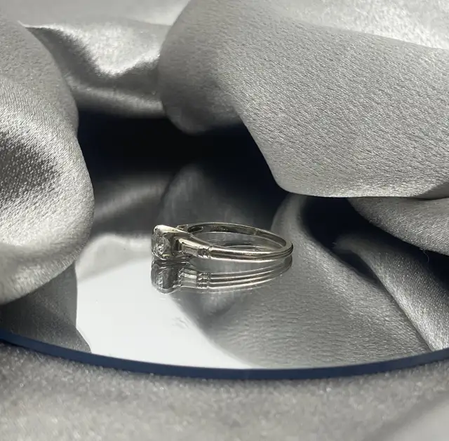 18KT White Gold Round & Baguette 0.45ct Diamond Ring $1239 in Jewellery & Watches in Mississauga / Peel Region - Image 6