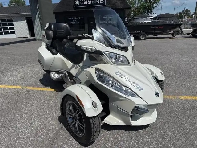 2011 Can-Am SPYDER RT LIMITED in Sport Touring in Lanaudière - Image 2