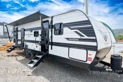 Located in Winfield, BC Call or Text 250-766-4607 Voyager RV Centre 1-800-668-1447 Additional 230W S...