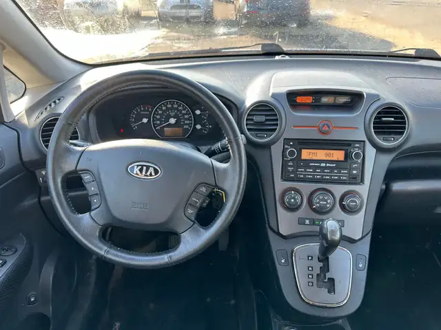 2011 Kia Rondo EX in Cars & Trucks in St. Catharines - Image 16