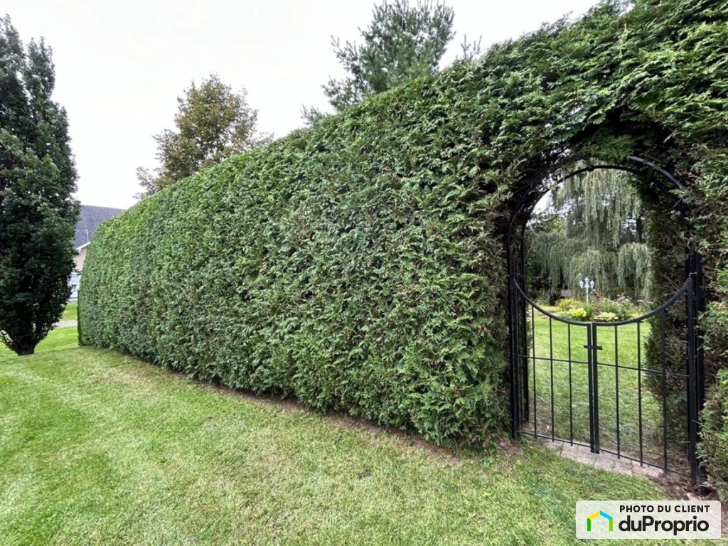 $735,000 - 2 Storey in Drummondville (St-Joachim-De-Courval) — photo 2