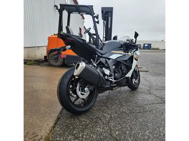 2026 Kawasaki Ninja ZX-6R ABS in Sport Bikes in Brantford - Image 6