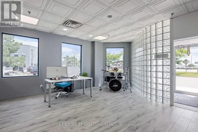 18 - 2355 DERRY ROAD E Mississauga (Northeast), Ontario in Commercial & Office Space for Sale in Mississauga / Peel Region - Image 14
