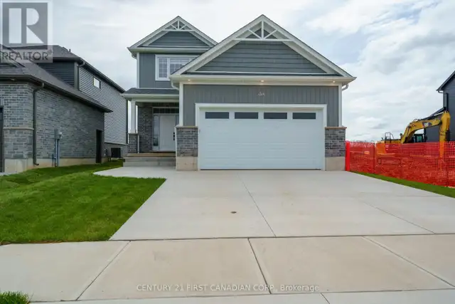 6 SHELDABREN STREET North Middlesex (Ailsa Craig), Ontario in Houses for Sale in Grand Bend - Image 2