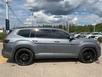 360 Camera, Navigation, Sunroof, Leather Seats, Premium Audio! This 2024 Volkswagen Atlas is for sal... (image 5)